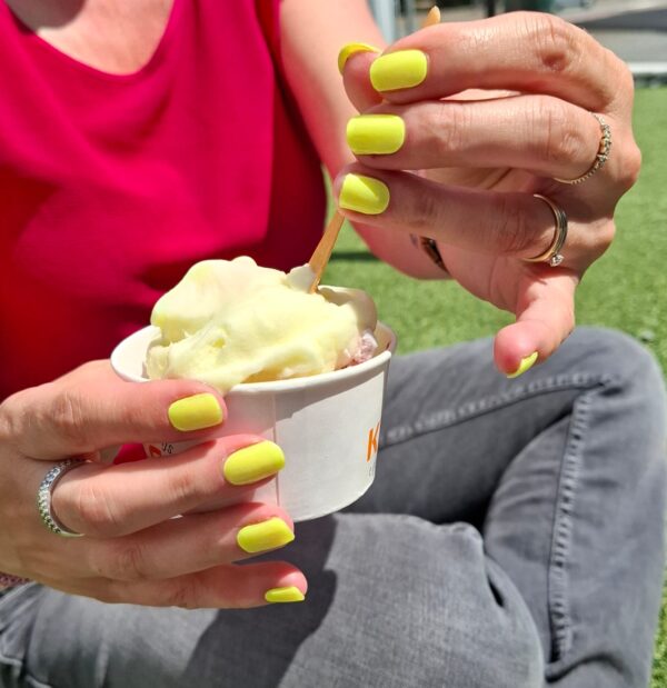 Yellow Neon wrap your nails