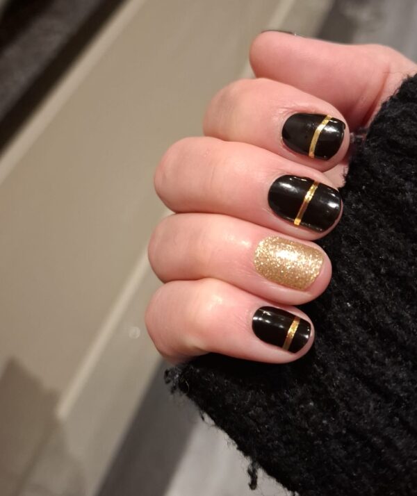 Black & Gold gel nail wraps